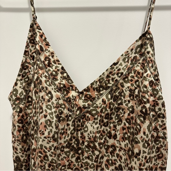 Aritzia Wilfred Silk Leopard Print Camo Tank top Size Small Women’s - Picture 4 of 13